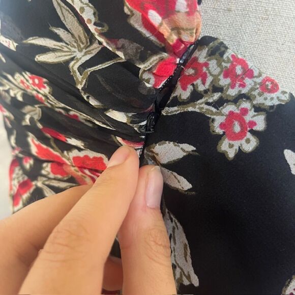 Jeunese floral halter asymmetrical dress - Picture 7 of 8